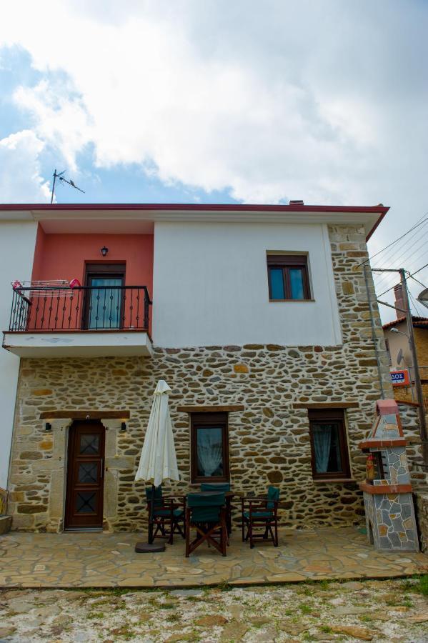 To Petrino Holidays House Metagkitsi Exterior photo