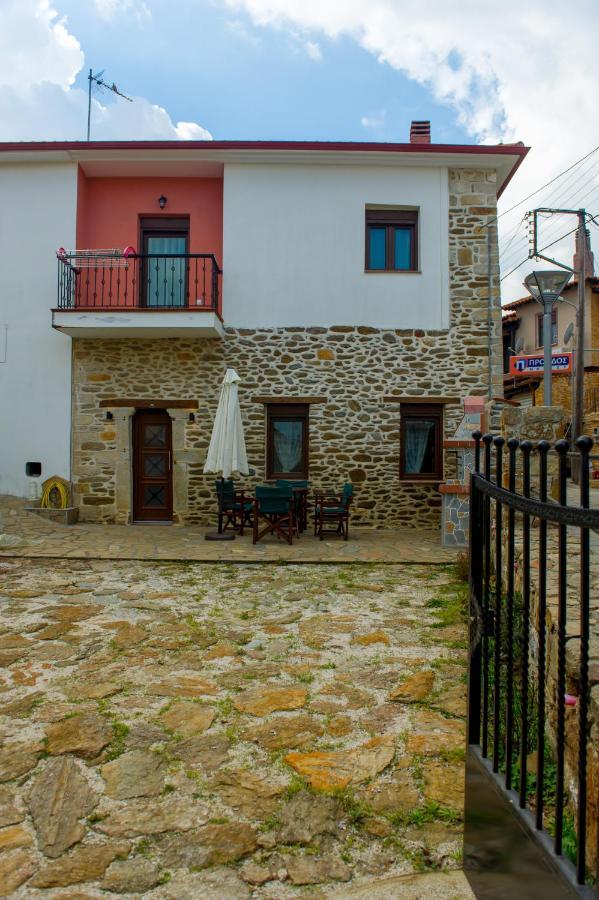 To Petrino Holidays House Metagkitsi Exterior photo