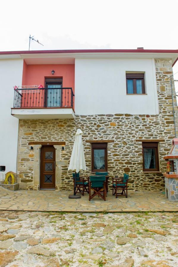 To Petrino Holidays House Metagkitsi Exterior photo