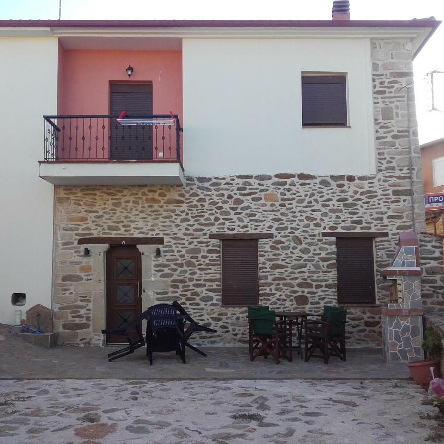 To Petrino Holidays House Metagkitsi Exterior photo